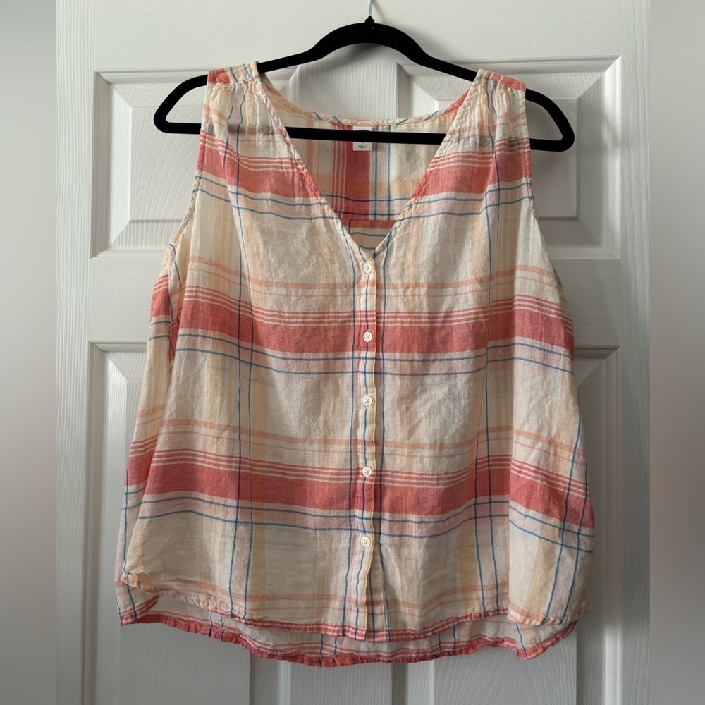 Old Navy Peach and Cream Plaid Sleeveless Button-Front Top